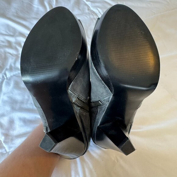 Guess Peep Toe Heeled Bootie, Size 5 1/2 - Picture 4 of 6